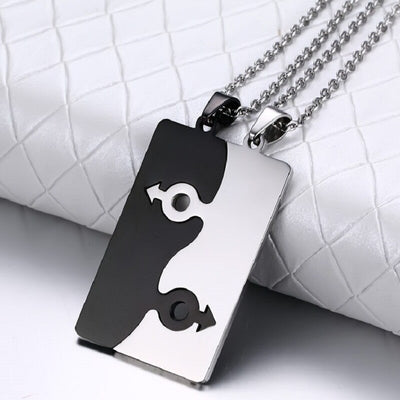 Collier Couple Enlacé Homme Femme