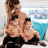 Pull Mere et Fille Epaules dénudées Assorties - MatchingMood