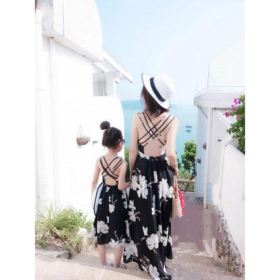 Robe Mere Fille Trapèze Bretelles Noir Fleurs Blanches